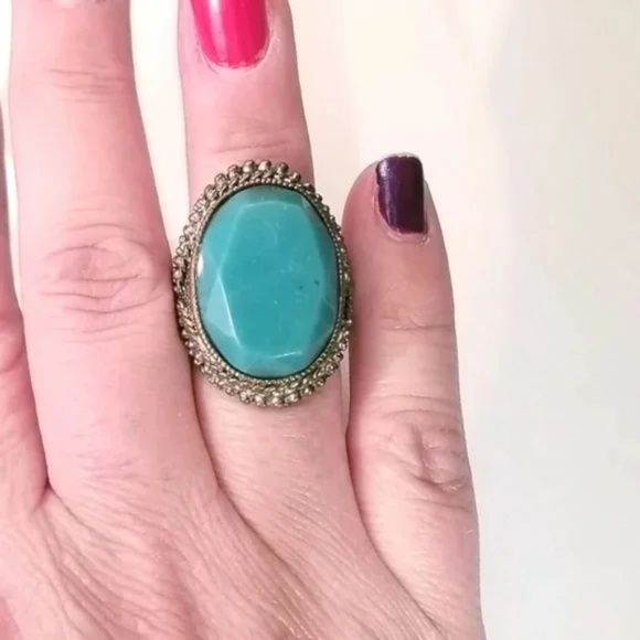 Vintage Ring with Large Faux Stone - Picture 6 of 9